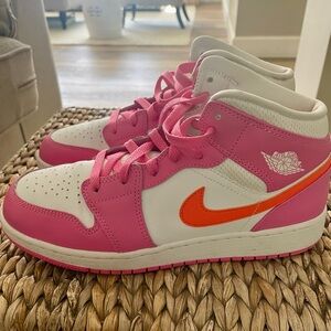 Nike Air Jordan’s- Pink White and Orange 🍊 💕
